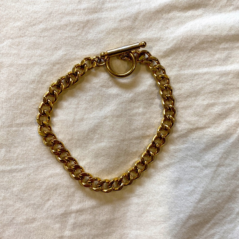 Gold chain bracelet